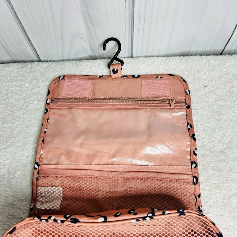 Mossio hanging toiletry